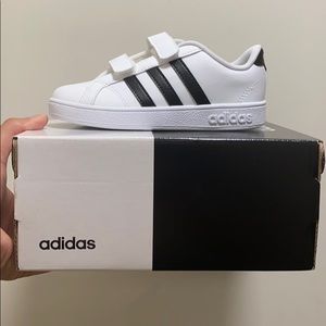 NWT Adidas Superstar Baseline Sneaker